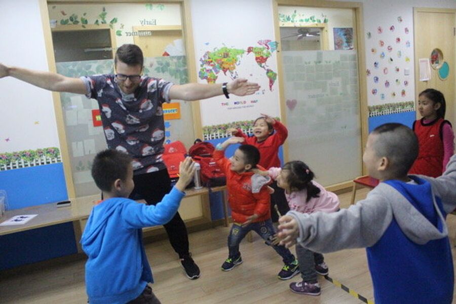Урок английского языка в китайском детском языковом центре