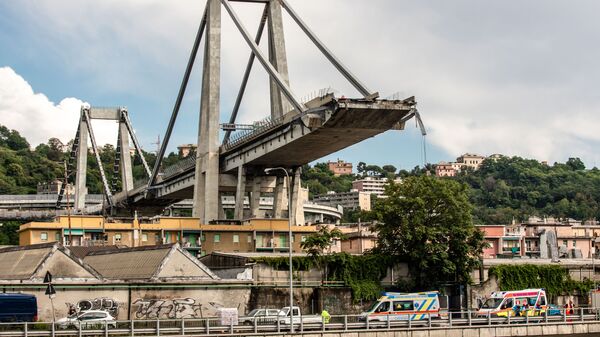 На месте обрушения автомобильного моста Моранди в Генуе