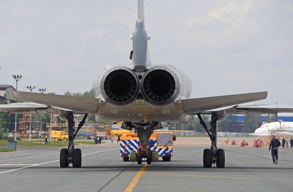 Выкатка для наземных и летных испытаний модернизированного бомбардировщика Ту-22М3М на Казанском авиационном заводе имени С.П. Горбунова