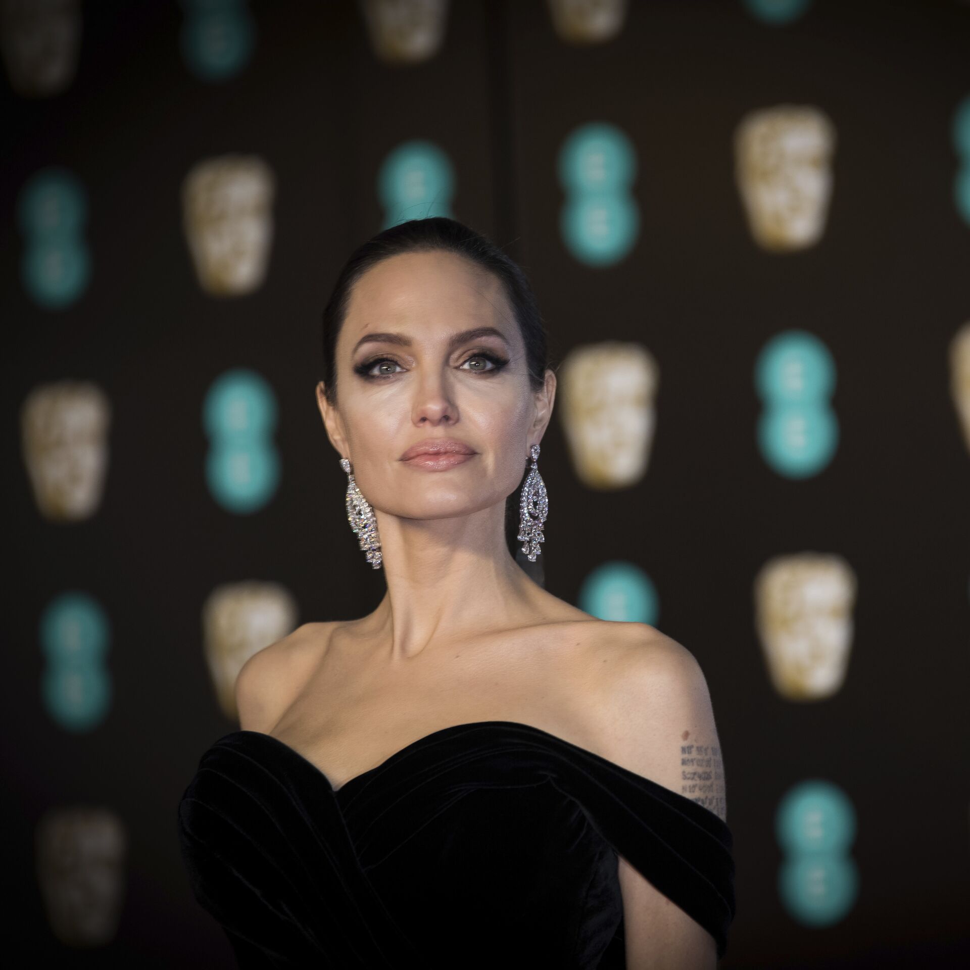 Анджелина Джоли биография и новости