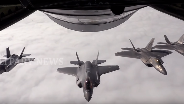 Опубликовано видео воздушного боя F-22 и F-35