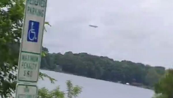 Необычный летающий объект на видео Джейсона Свинга