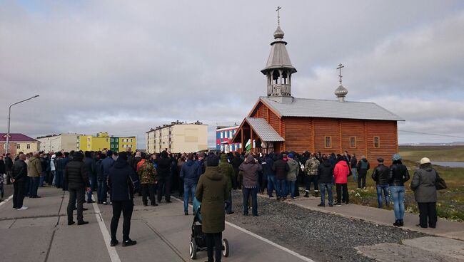 Храм святителя Николая в поселке Белушья Губа в день первого в истории визита патриарха Кирилла