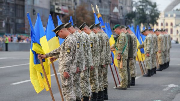 Военнослужащие на репетиции военного парада в честь 27-ой годовщины Независимости Украины в центре Киева