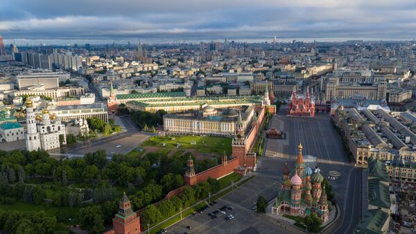 Московский Кремль и храм Василия Блаженного. Архивное фото