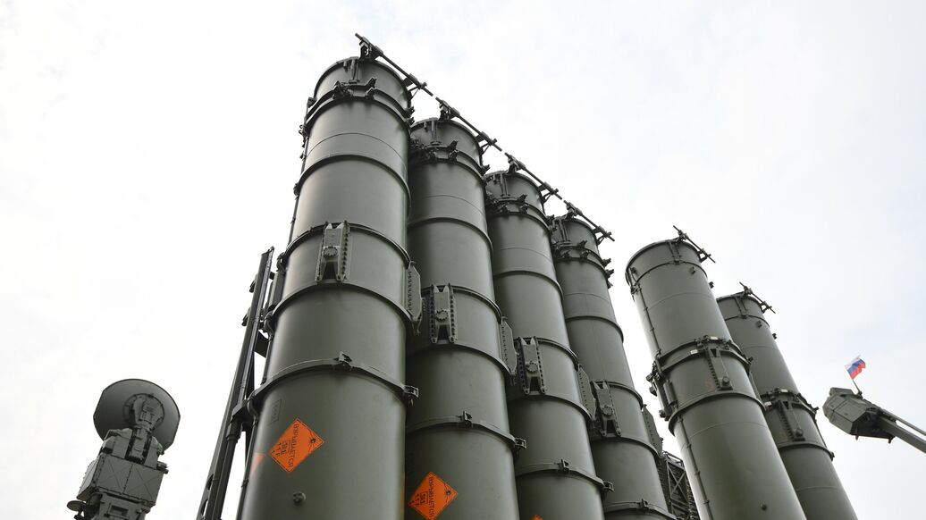 © РИА Новости / Алексей ФилипповПерейти в медиабанк<br>Зенитный ракетный комплекс С-300ВМ 