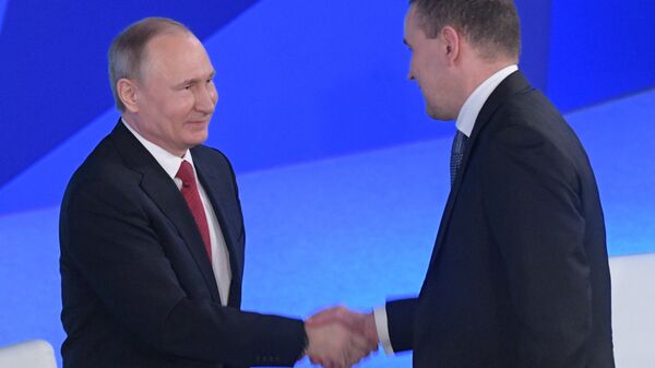 Президент РФ Владимир Путин и президент Исландии Гудни Йоханнессон. Архивное фото