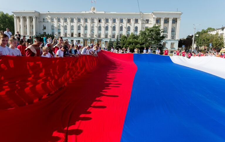 Празднование Дня государственного флага Российской Федерации в Симферополе. 22 августа 2018