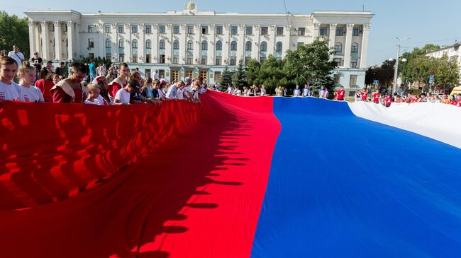 Празднование Дня государственного флага Российской Федерации в Симферополе. 22 августа 2018