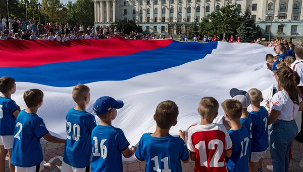 Празднование Дня государственного флага Российской Федерации в Симферополе