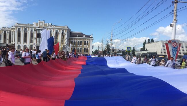 Волонтеры ТГТУ приняли участие в акции ко Дню Государственного флага. 22 августа 2018