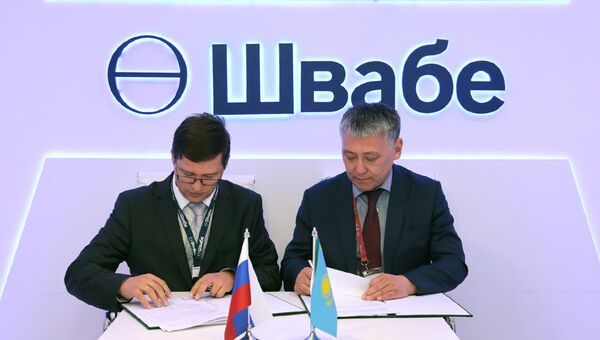 Подписание соглашения о военно-техническом сотрудничестве холдинга Швабе с казахстанской компанией Семей инжиниринг на форуме Армия-2018