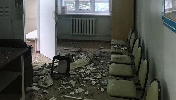 Последствия обрушения потолка в детской поликлинике №1 в Южно-Сахалинске