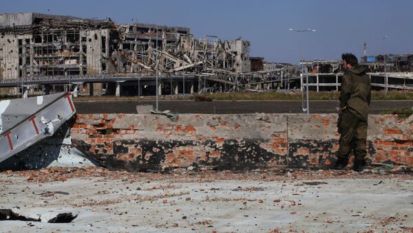 Разрушенный аэропорт в Донецке