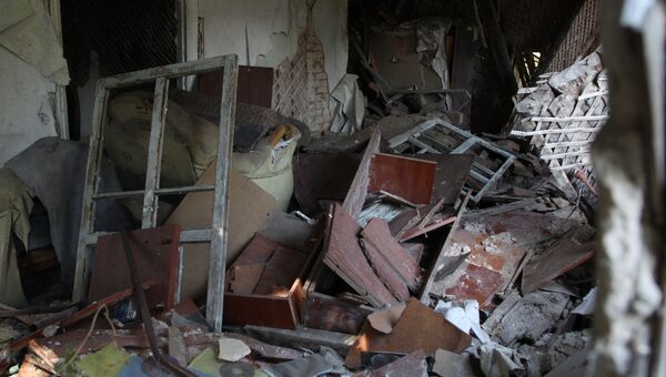 Разрушенный дом в поселке Веселое. Архивное фото