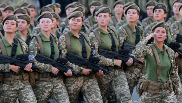 Военнослужащие на генеральной репетиции военного парада в честь 27-ой годовщины Независимости Украины в центре Киева