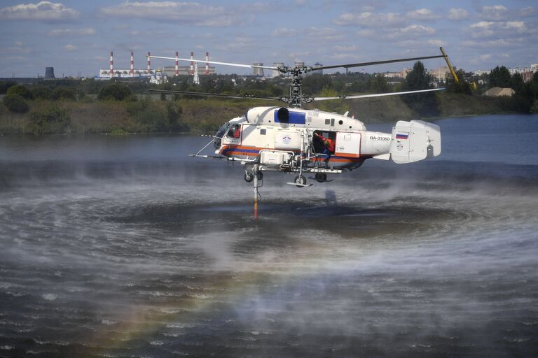 Забор воды на Ка-32А Забор воды на Ка-32А