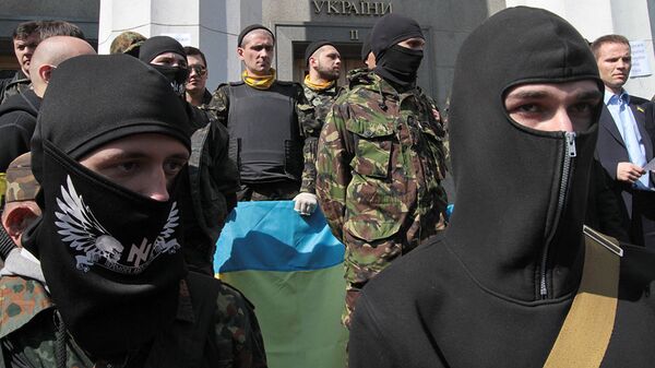 Сторонники радикального движения Правый сектор (организация запрещена в РФ) в Киеве