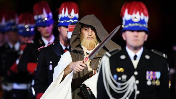 Оркестр карабинеров принца княжества Монако на торжественной церемонии открытия XI Международного военно-музыкального фестиваля Спасская башня