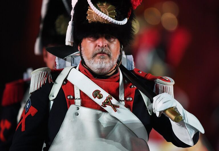 Корпус Старых гренадеров Женевы (Швейцария) на торжественной церемонии открытия XI Международного военно-музыкального фестиваля Спасская башня Корпус Старых гренадеров Женевы (Швейцария) на торжественной церемонии открытия XI Международного военно-музыкального фестиваля Спасская башня