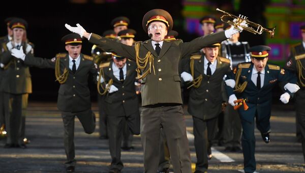 Сводный военный оркестр войск национальной гвардии на торжественной церемонии открытия XI Международного военно-музыкального фестиваля Спасская башня