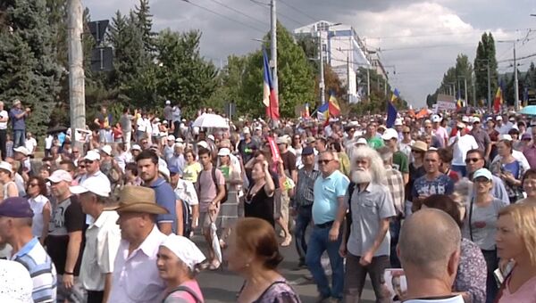 Многотысячные протесты в центре Кишинева