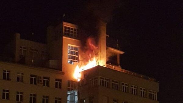 Пожар в Доме на набережной в центре Москвы