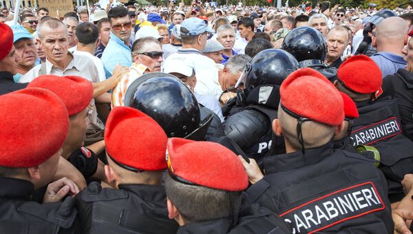 Акция протеста с требованием отставки правительства в Кишиневе, Молдавия. 26 августа 2018