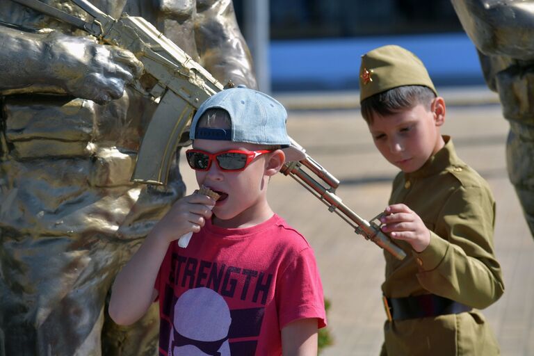 Дети на выставке в рамках IV Международного военно-технического форума Армия-2018