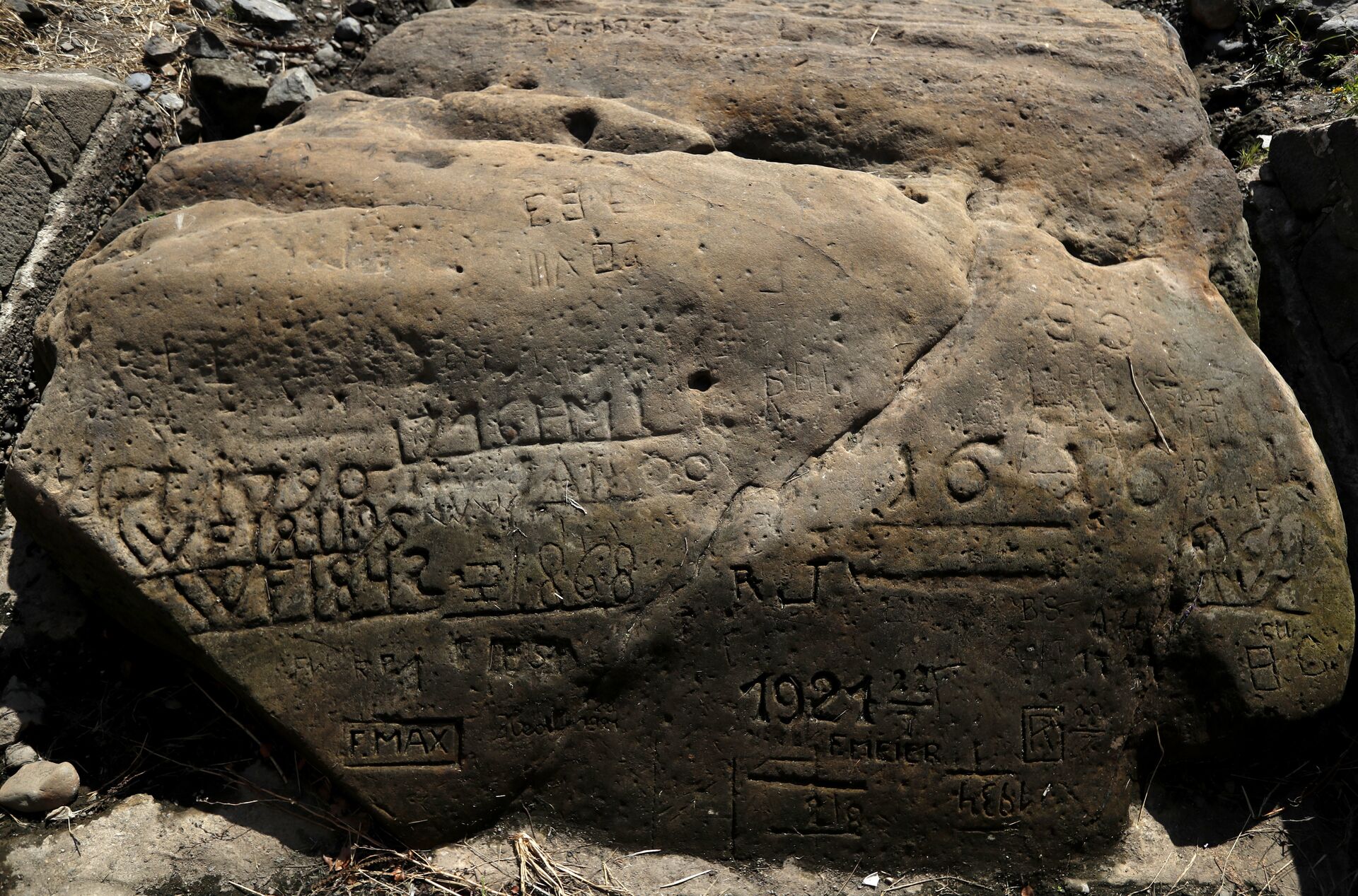 Голодный камень, предупреждающий о засухе, в реке Эльбе в чешском городе Дечин - РИА Новости, 1920, 14.08.2022
