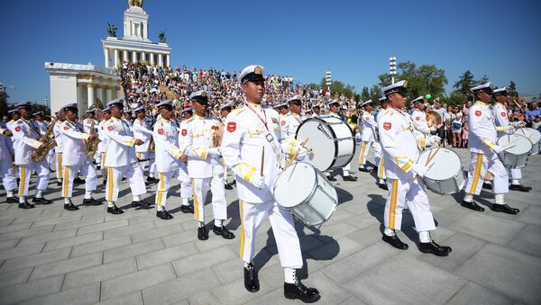 Военный оркестр Вооруженных сил Мьянмы на шествии участников международного военно-музыкального фестиваля Спасская башня на ВДНХ