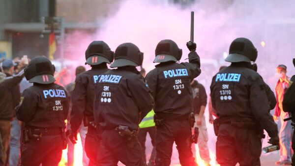 Полиция во время акции протеста в Хемнице, Германия. 27 августа 2018