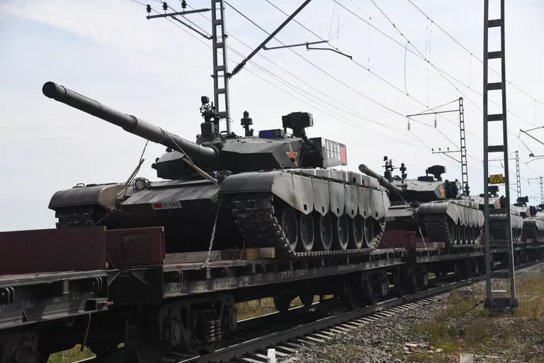 Эшелоны с военной техникой армии Китая перед началом военных учений Восток-2018 Эшелоны с военной техникой армии Китая перед началом военных учений Восток-2018