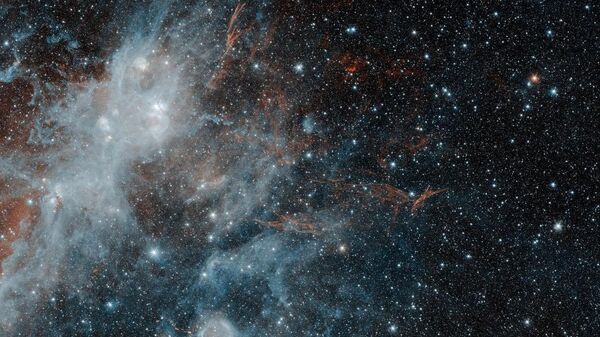 Один из самых больших остатков сверхновой звезды в Млечном пути под названием HBH 3 сфотографированный телескопом NASA Spitzer