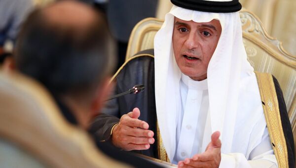 Министр иностранных дел Саудовской Аравии Адель аль-Джубейр во время встречи с министром иностранных дел РФ Сергеем Лавровым
