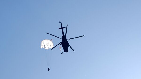 Отработка десантирования с вертолетов Ми-8АМТШ. Архивное фото