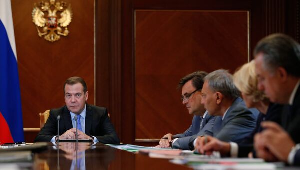 Председатель правительства РФ Дмитрий Медведев проводит заседание по основным направлениям деятельности правительства РФ. 30 августа 2018