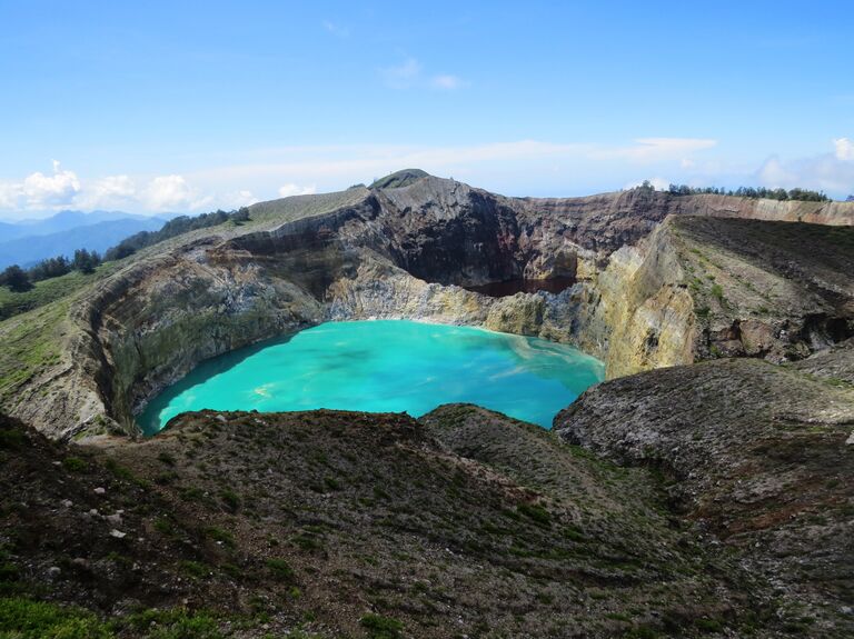 Кратерные озера вулкана Келимуту в Индонезии Кратерные озера вулкана Келимуту в Индонезии