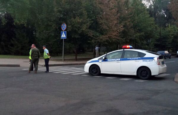 Полиция возле места взрыва в Донецке. 31 августа 2018 Полиция возле места взрыва в Донецке. 31 августа 2018