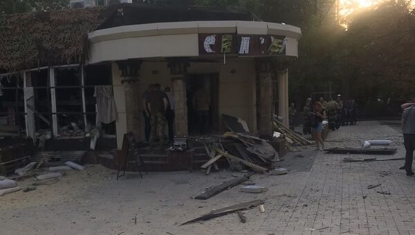 На месте взрыва в кафе Сепар в Донецке