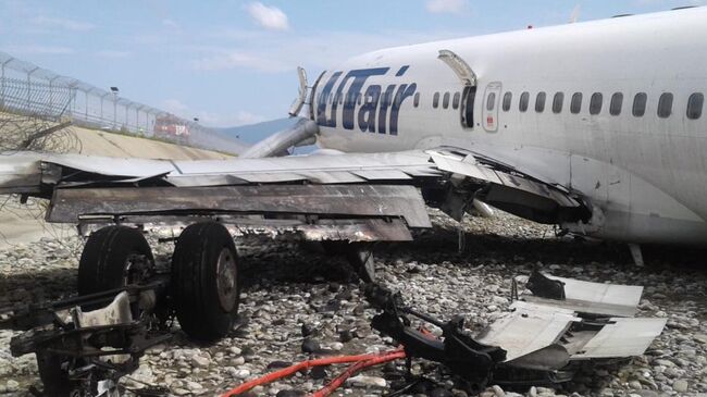 Самолет Boeing 737-800 авиакомпаниии Utair, рейса Москва - Сочи, совершил аварийную посадку в Сочи. 1 сентября 2018 