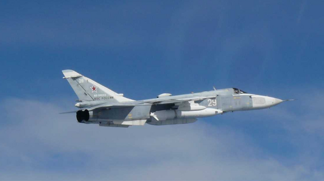 Тактический фронтовой бомбардировщик Су-24. Архивное фото