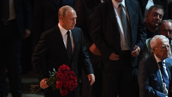 Президент РФ Владимир Путин на церемонии прощания с Иосифом Кобзоном