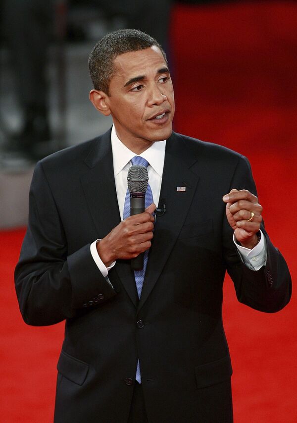 Кандидат в президенты США Барак Обама во время предвыборных теледебатов