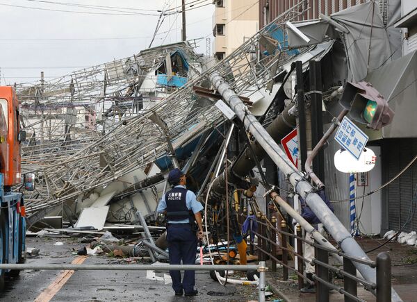 Последствия прохождения тайфуна Джеби в Осаке, Япония