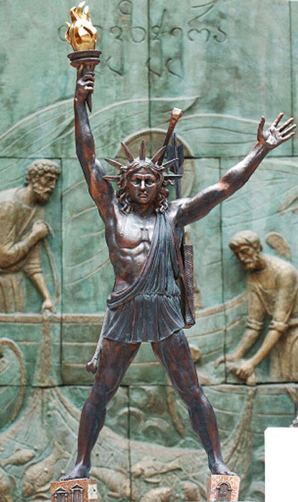 Скульптура Зураба Церетели Колосс Олимпийский