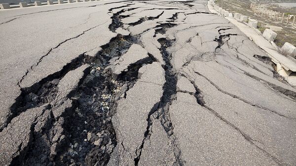 Дорога после землетрясения