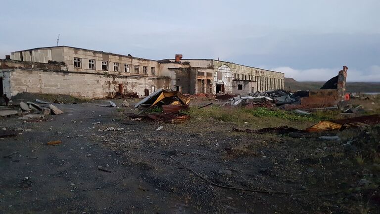 Вид на руины Кольской сверхглубокой скважины Вид на руины Кольской сверхглубокой скважины