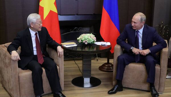 Владимир Путин и генеральный секретарь Центрального комитета коммунистической партии Социалистической Республики Вьетнам Нгуен Фу Чонг во время встречи. 6 сентября 2018