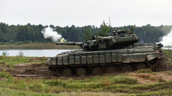 Танк Т-82 во время активной фазы военных учений Репид Трайдент - 2018